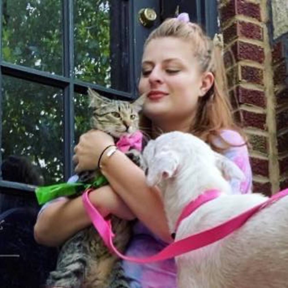 Meet your Posher, Emily